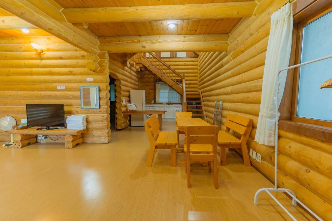 Jungmun Log Pension&Resort Seogwipo Exterior foto