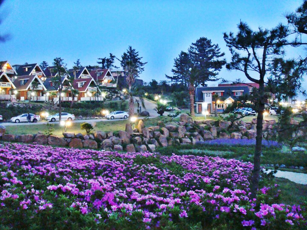 Jungmun Log Pension&Resort Seogwipo Exterior foto